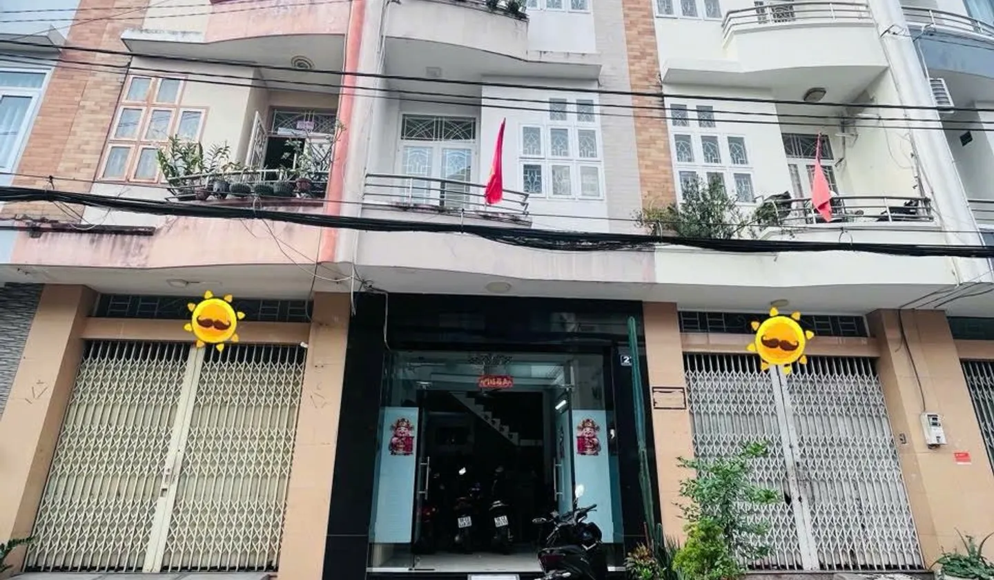 Nhà Mặt Tiền đường Bông Sao Quận 8, View Biệt Thự và Công Viên, Ngang 4m x 16m... Bán nhà mặt phố tại Bình Đông, Hồ Chí Minh 01
