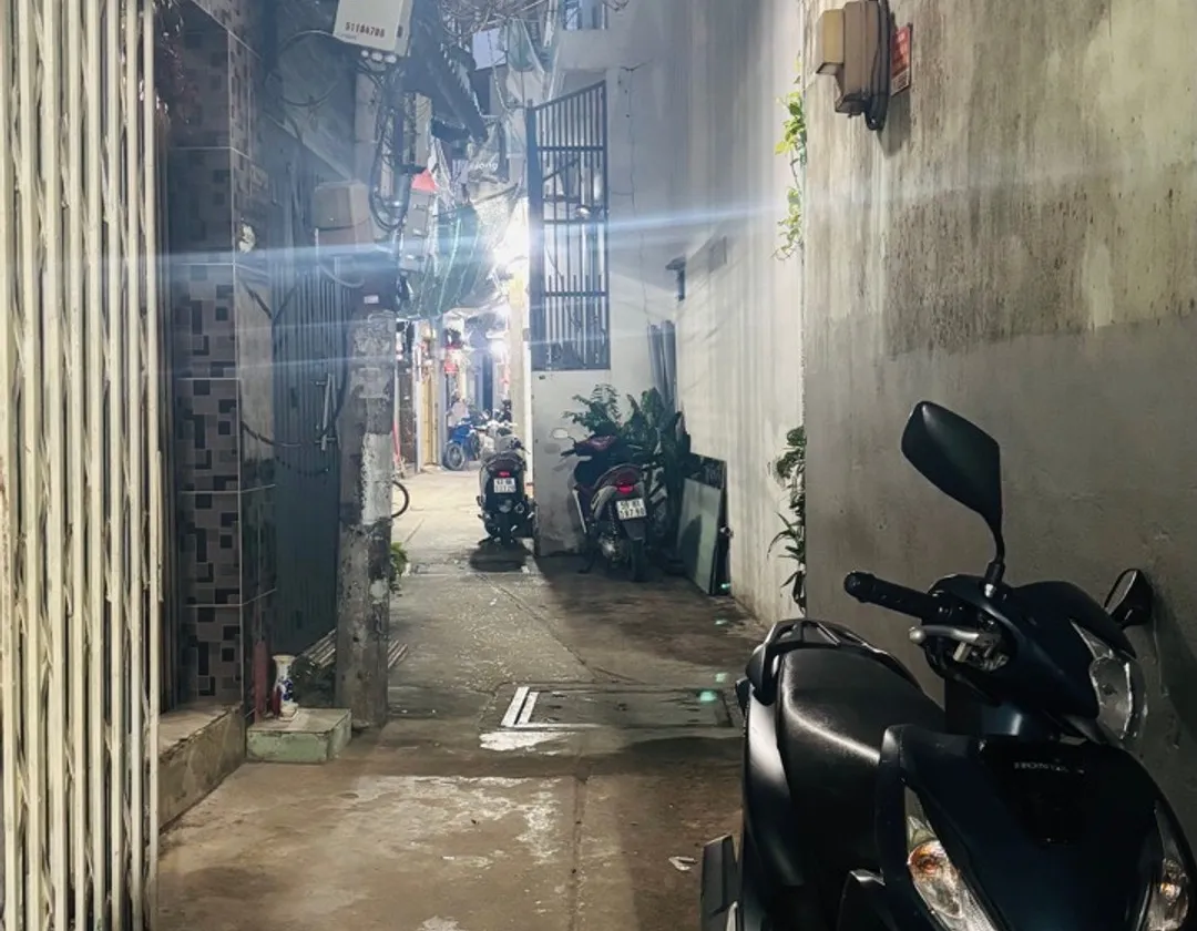 Bán nhà ở Bà Hom, 16m2, gần chợ Phú Lâm, SHR giá 2,x tỷ... Bán nhà riêng tại Phú Lâm, Hồ Chí Minh 01