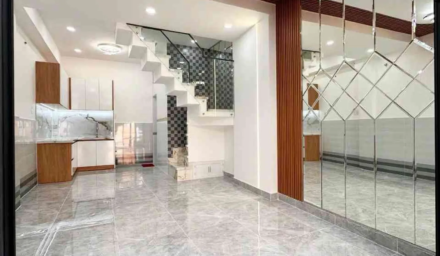 Bán nhà 2 tầng 25m2 tại trung tâm Quận 8 giá 3,45 tỷ... Bán nhà riêng tại Chánh Hưng, Hồ Chí Minh 01