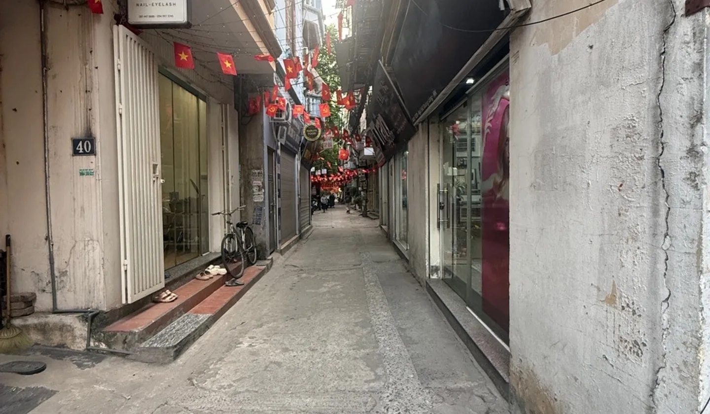 Bán nhà riêng lô góc tại Vũ Ngọc Phan, mặt tiền rộng 9m, xây dựng kiên cố... Bán nhà riêng tại Láng, Hà Nội 01