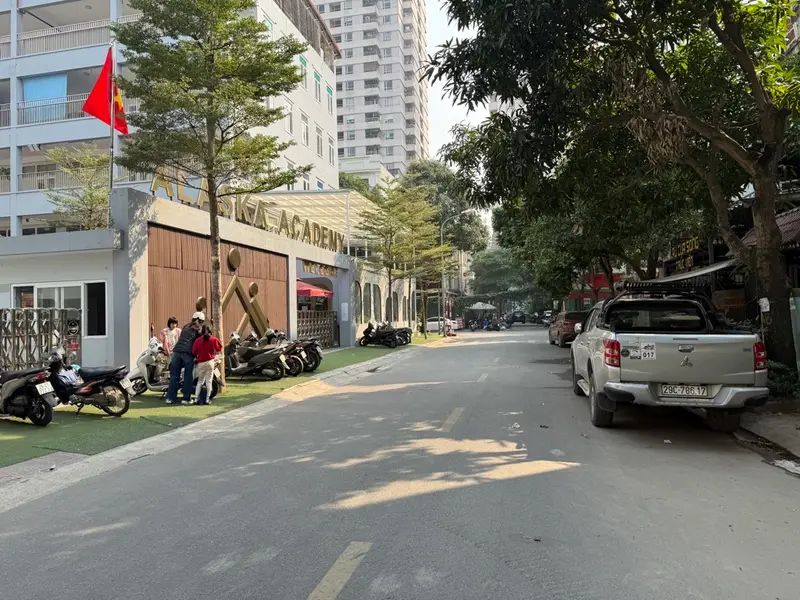 Biệt thự mặt phố sang trọng tại Dịch Vọng, Cầu Giấy... Bán nhà mặt phố tại Cầu Giấy, Hà Nội 01