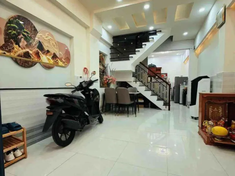 Bán nhà Dương Bá Trạc P.2 Q.8. Diện tích 32,4m2. Kết cấu 2 tầng 2PN 2WC. Hoàn công đủ.... Bán nhà riêng tại Chánh Hưng, Hồ Chí Minh 01