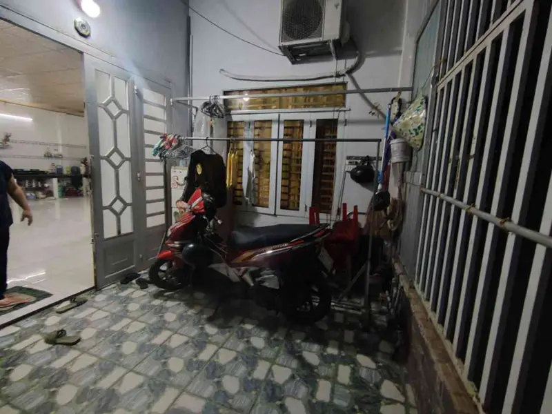 Bán nhà cũ - tiện xây mới - căn góc 2 mặt hẽm. Cách mặt tiền Huỳnh Tấn Phát 15m... Bán nhà riêng tại Nhà Bè, Hồ Chí Minh 01