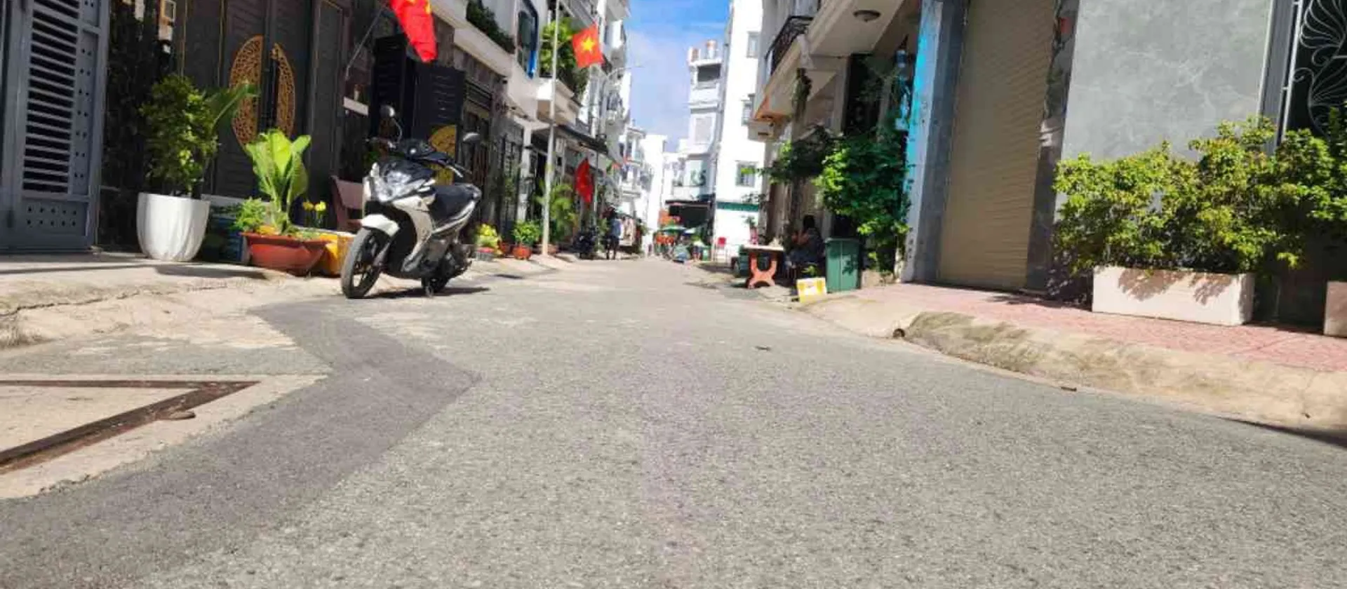 ☆ Diện tích đẹp: nở hậu - Ngang 5,35 m x Dài 9,86m | Chuẩn 51.2m²
☆ Kết cấu nhà: Trệt, 1 Lửng, 2lầu... Bán nhà riêng tại Bình Tân, Hồ Chí Minh 01