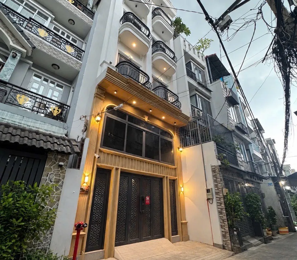 Bán nhà riêng 6 tầng diện tích 94,1 m² tại phường Tân Sơn, Hồ Chí Minh hướng Đông Nam... Bán nhà riêng tại Tân Sơn, Hồ Chí Minh 01