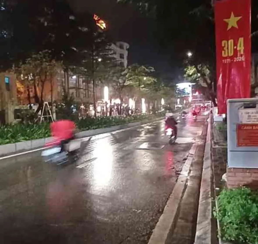 Cơ hội sở hữu nhà mặt phố Lạc Long Quân: mặt tiền rộng, vỉa hè 6m, kinh doanh đắc địa giá tốt... Bán nhà mặt phố tại Tây Hồ, Hà Nội 01