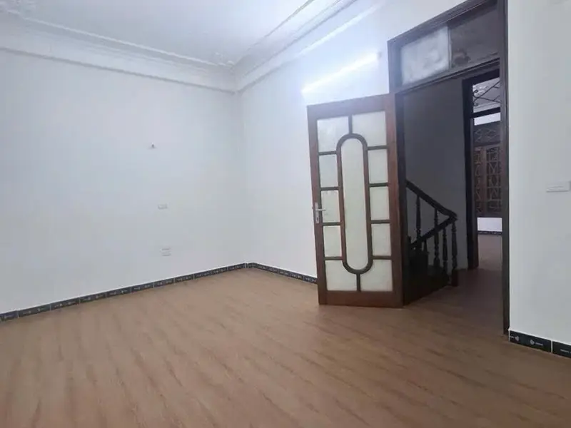 Nhà phân lô ô tô đỗ cửa, cách phố chỉ 50m... Bán nhà riêng tại Láng, Hà Nội 01