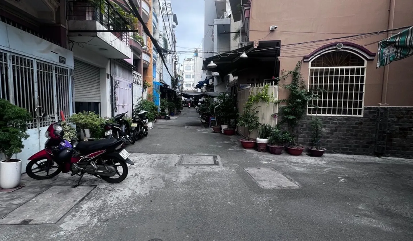 Nhà 5 tầng hiện đại tại Nhiêu Lộc – tiện nghi và yên tĩnh... Bán nhà riêng tại Nhiêu Lộc, Hồ Chí Minh 01