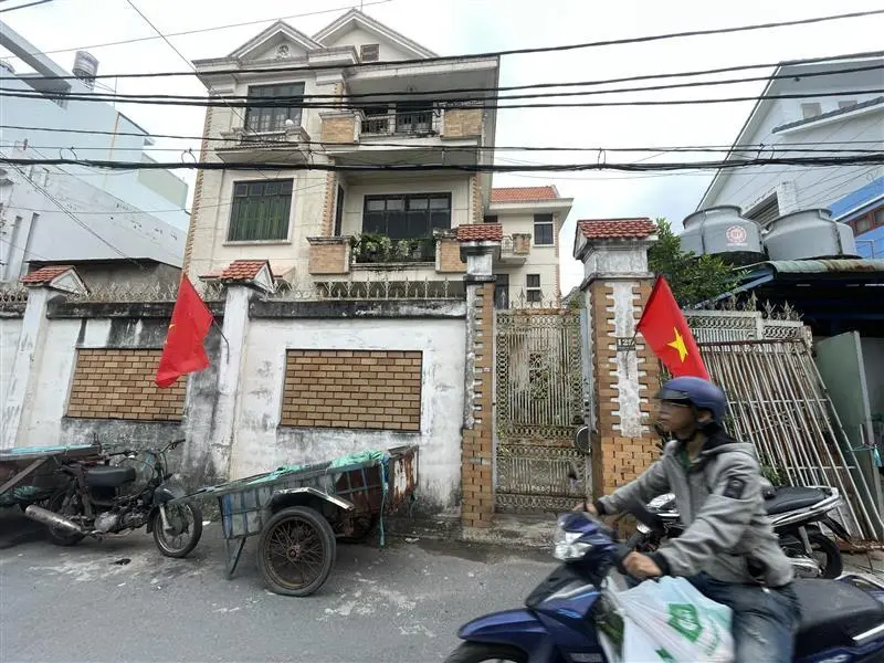 Buệt Thự Sát Bờ Kè Tham Lương, 3 tầng, diện tích 218m² giá 21.5 tỷ... Bán nhà mặt phố tại An Hội Tây, Hồ Chí Minh 01