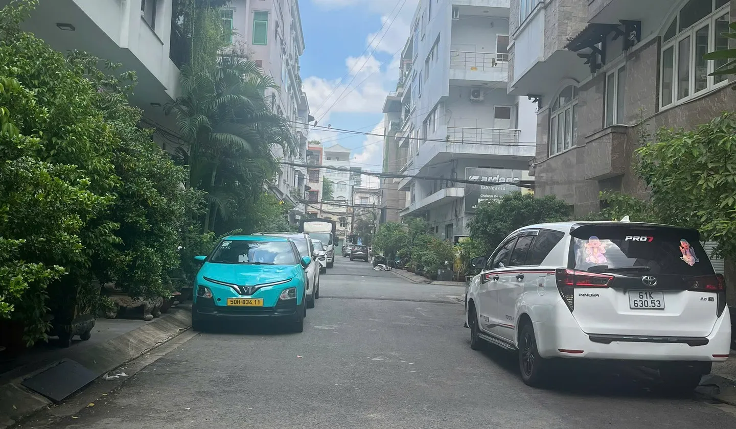 Ngôi nhà vàng Hai Tầng Trung Tâm Quận 10, Giá Hấp Dẫn... Bán nhà riêng tại Diên Hồng, Hồ Chí Minh 01