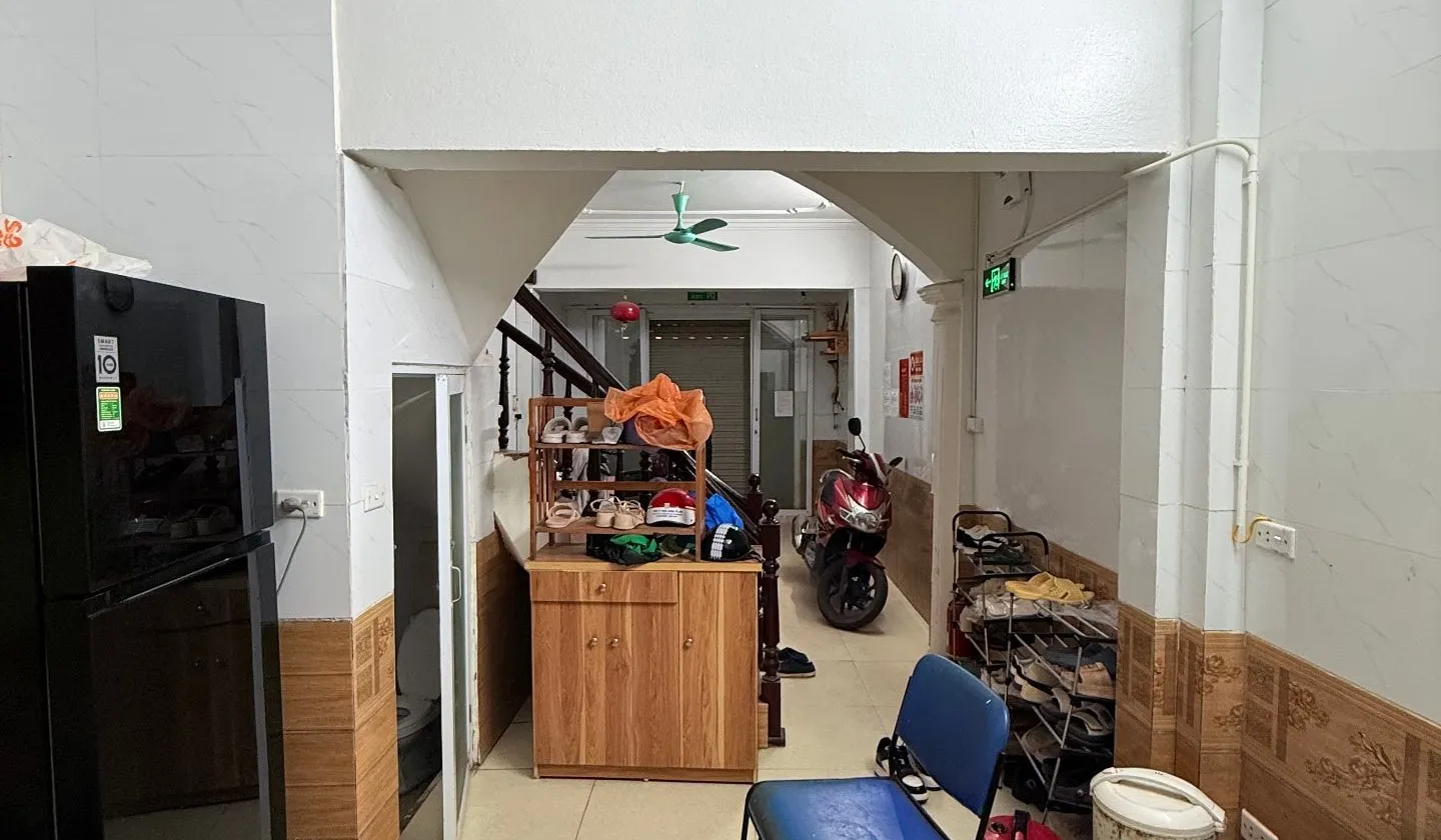 Bán nhà riêng 4 tầng tại Kim Ngưu, 10m ra mặt phố, diện tích 35.3 m², đang cho thuê... Bán nhà riêng tại Vĩnh Tuy, Hà Nội 01