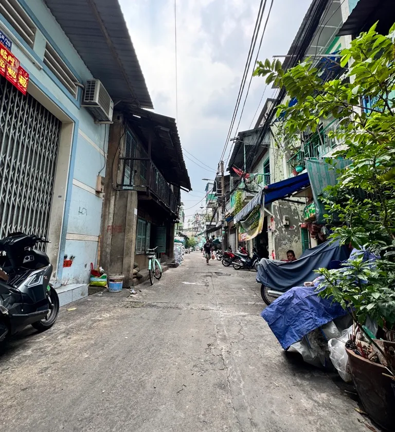 👉BÁN NHÀ ÂU CƠ QUẬN 11
$4.5 TL
👉DT: 30/26 M2( 3.5× 9)
👉HẼM XE TẢI 7M THÔNG - KHU NHÀ CAO TẦNG... Bán nhà riêng tại Hòa Bình, Hồ Chí Minh 01