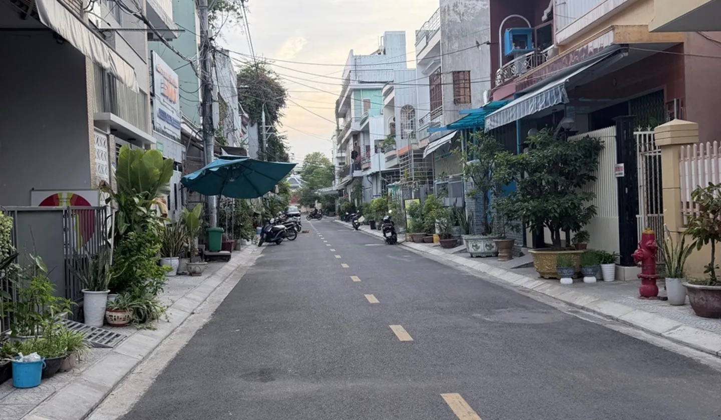 Bán nhà mặt phố 4 tầng hiện đại tại khu vực Bầu Làng, diện tích 103m²... Bán nhà mặt phố tại Thanh Khê, Đà Nẵng 01