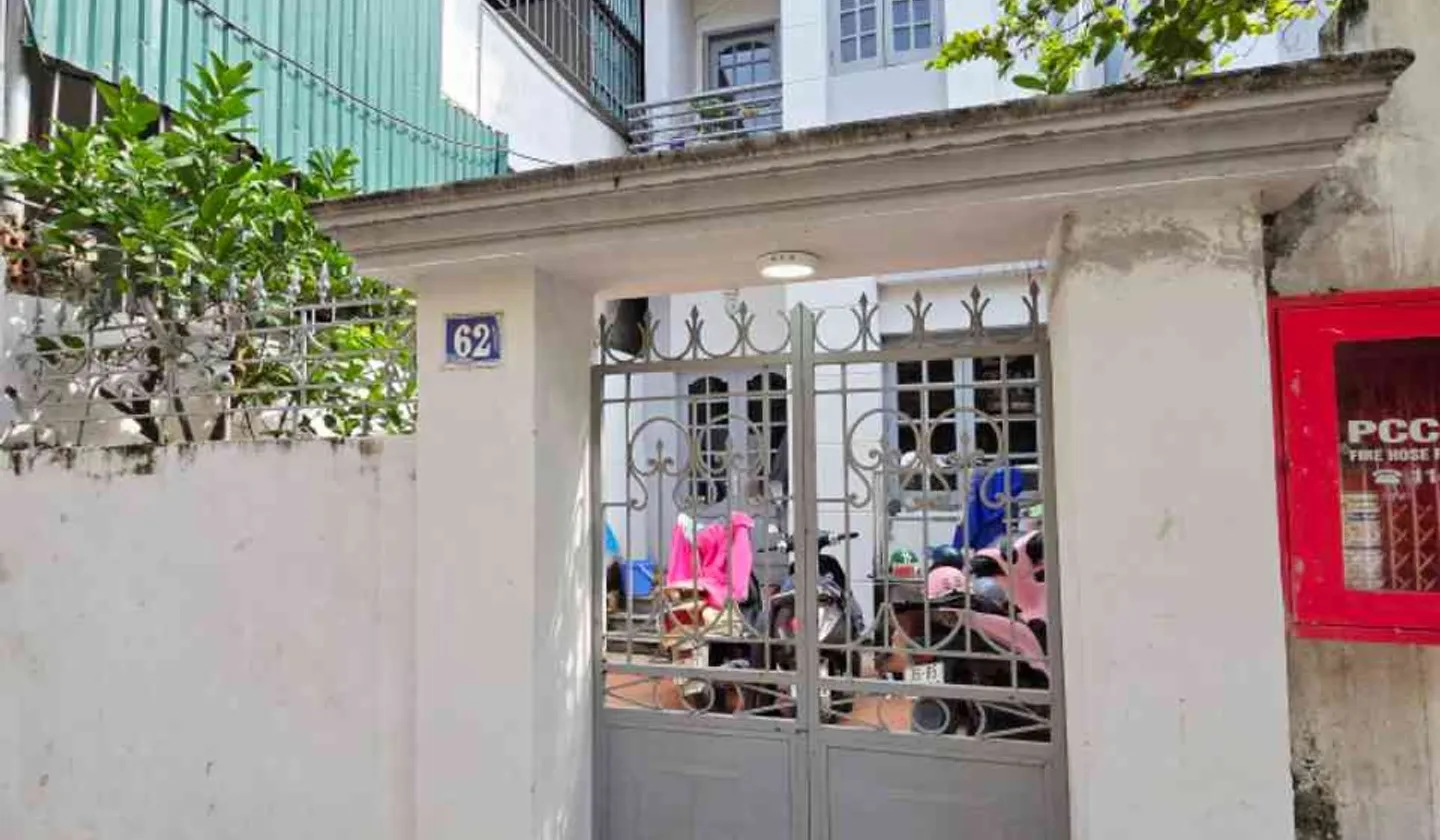 Bán nhà riêng 3 tầng tại phường Bồ Đề, mặt ngõ kinh doanh ô tô, diện tích 102 m2... Bán nhà riêng tại Bồ Đề, Hà Nội 01
