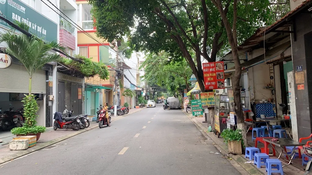 💥 Nhà đẹp _ GIÁ TỐT_ HXH_ LÊ VĂN HUÂN_ Gần Ga T3 - Khu Sân Bay & Tổ hợp ETOWN CỘNG HÒA,... Bán nhà riêng tại Tân Bình, Hồ Chí Minh 01