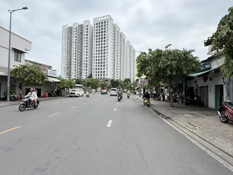 Nhà mặt phố Tô Hiệu 5 tầng, 13 căn hộ dịch vụ, doanh thu cao... Bán nhà mặt phố tại Phú Thạnh, Hồ Chí Minh 01
