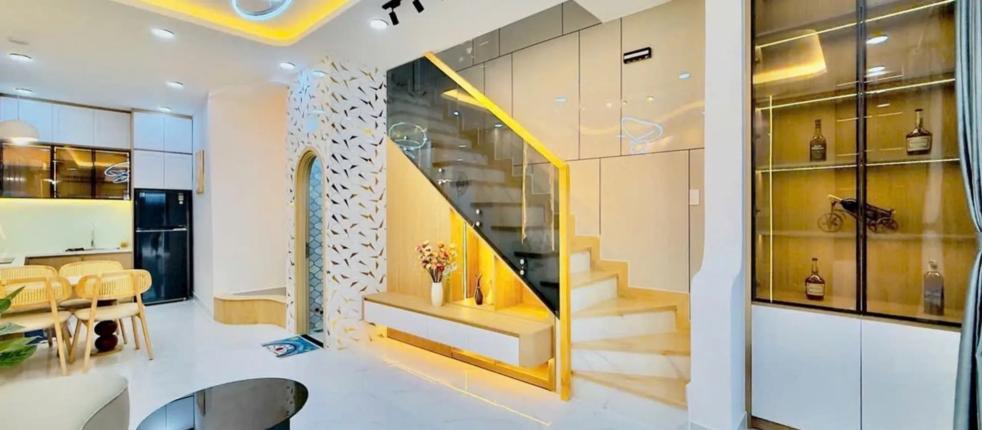 Bán nhà mặt phố Nguyễn Du 2 tầng 27m2 giá 7,65 tỷ... Bán nhà mặt phố tại Hạnh Thông, Hồ Chí Minh 01