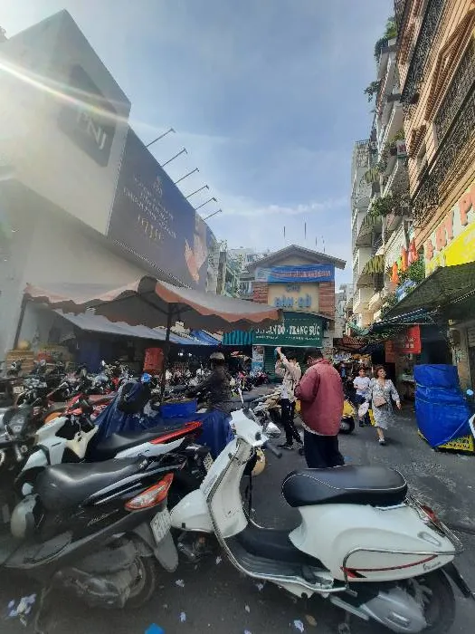 Cơ hội hiếm có sở hữu nhà mặt tiền kinh doanh tại trung tâm Quận 3... Bán owner_side tại Xuân Hòa, Hồ Chí Minh 01