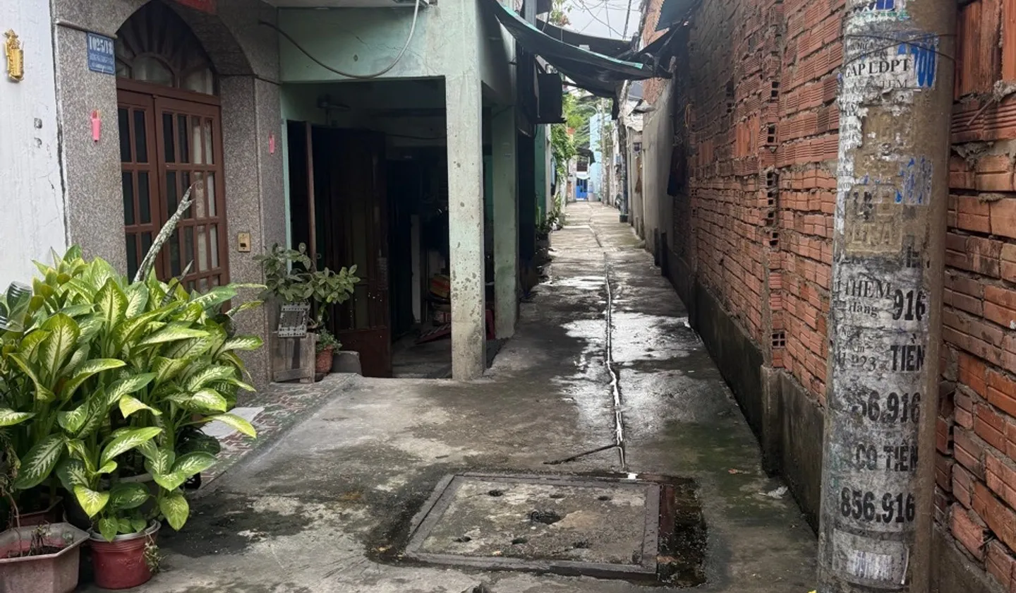 Bán nhà riêng 2 tầng tại phường Hậu Giang, diện tích 19.4m2, pháp lý sổ hồng riêng... Bán nhà riêng tại Bình Phú, Hồ Chí Minh 01