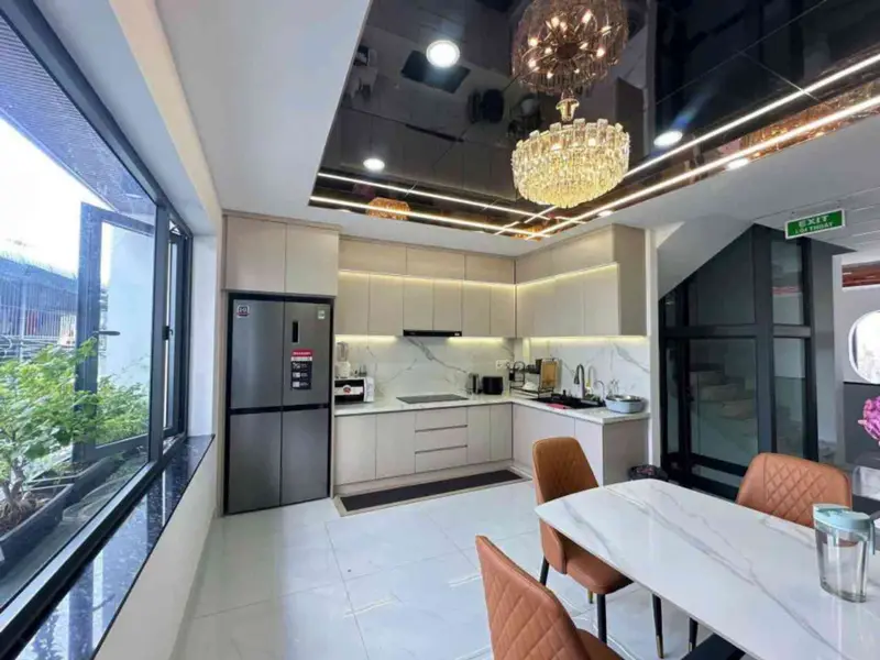 Bán nhà 5 tầng có thang máy, 6 phòng ngủ tại khu vực trung tâm... Bán nhà riêng tại Trung Mỹ Tây, Hồ Chí Minh 01