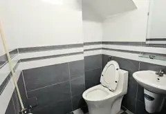 Nhà 2 tầng tiện nghi ngay trung tâm Quận 8, giá hợp lý... Bán nhà riêng tại Bình Đông, Hồ Chí Minh 03