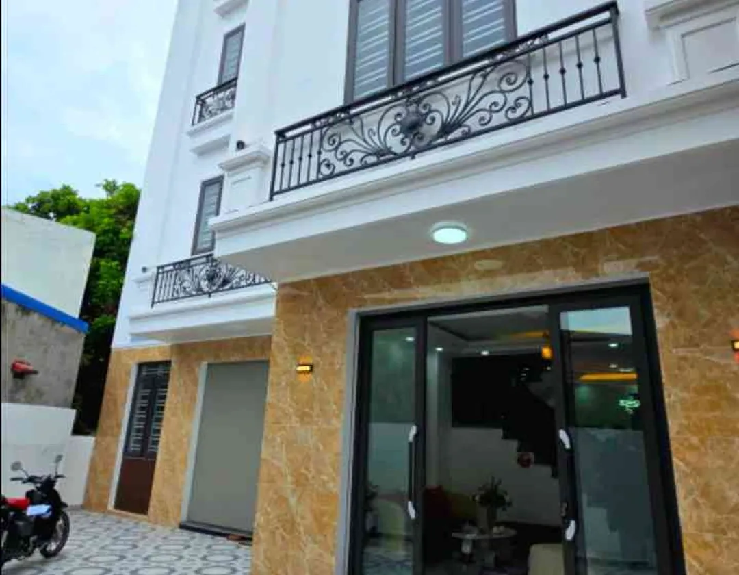 Nhà mới 4 tầng hiện đại tại Đông Khê với thiết kế thông minh và không gian thoáng đãng... Bán nhà riêng tại Gia Viên, Hải Phòng 01