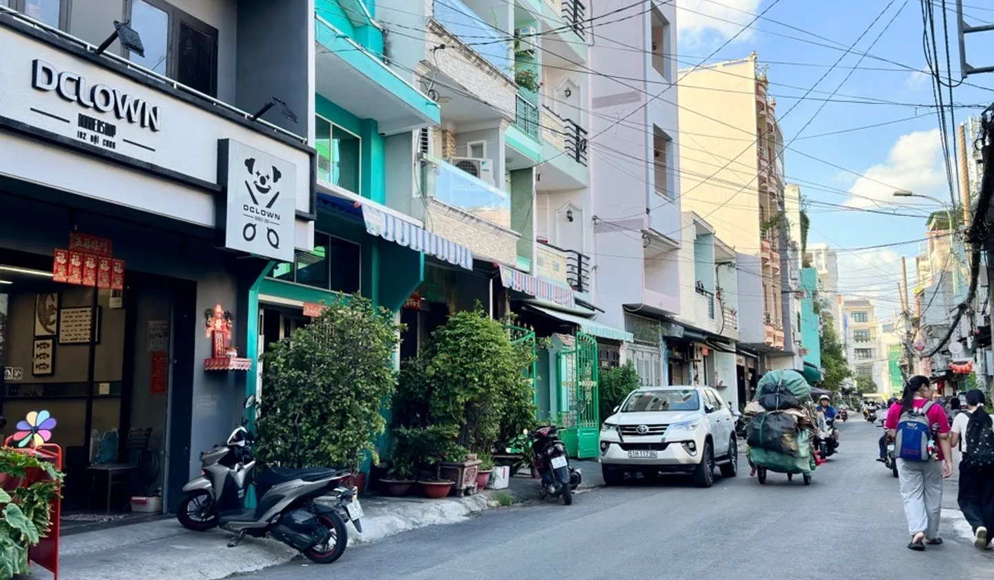 Nhà Mặt Phố Lô Góc 2 Tầng, Kinh Doanh Sầm Uất Quận 11... Bán nhà mặt phố tại Bình Thới, Hồ Chí Minh 01