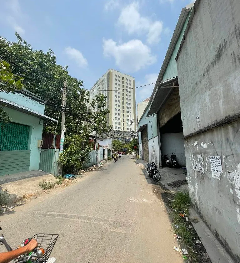 Bán Đất có nhà cấp 4, ngang 9m, hxh né... Bán owner_side tại Bình Tân, Hồ Chí Minh 01