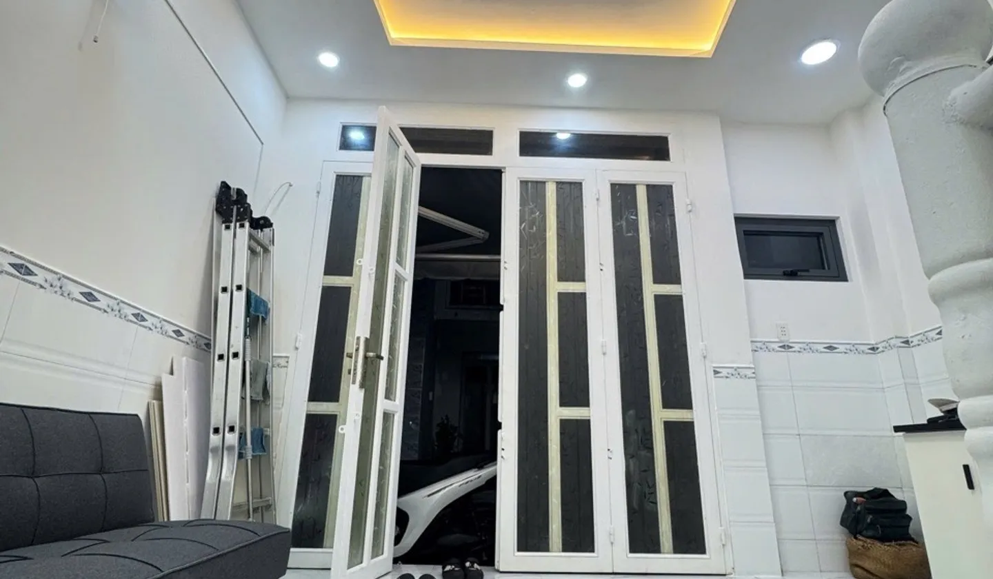 Nhà 2 tầng 19m2 tại Tân Hoà Đông, giá 2.4 tỷ... Bán nhà riêng tại Bình Trị Đông, Hồ Chí Minh 01
