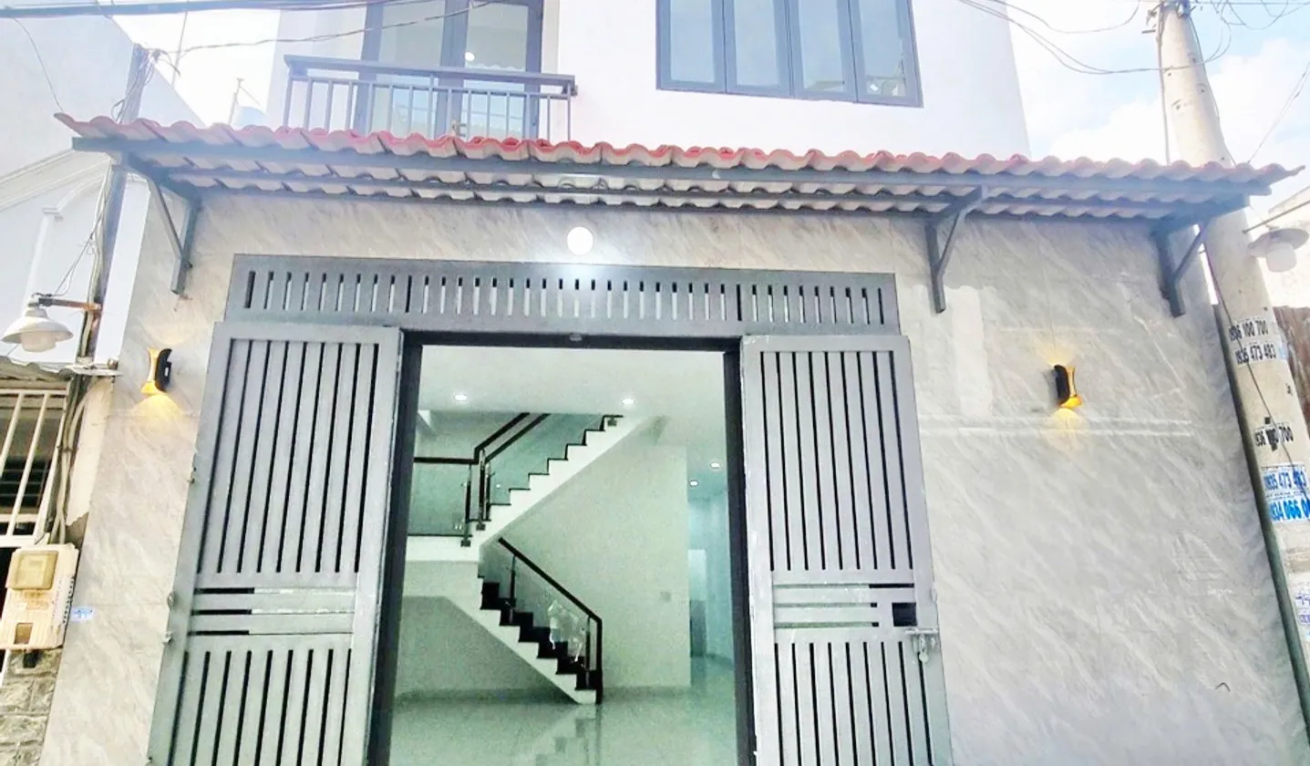 🍍🆘CHỦ CẦN B.ÁN GẤP💰G.ÍA MỚI CHỈ 3TỶ 500TR (TL) 🌹
🏡 NHÀ 2TẦNG_NGANG ĐỈNH HƠN 5M_MỚI ĐẸP KIÊN CỐ... Bán nhà riêng tại Trung Mỹ Tây, Hồ Chí Minh 01