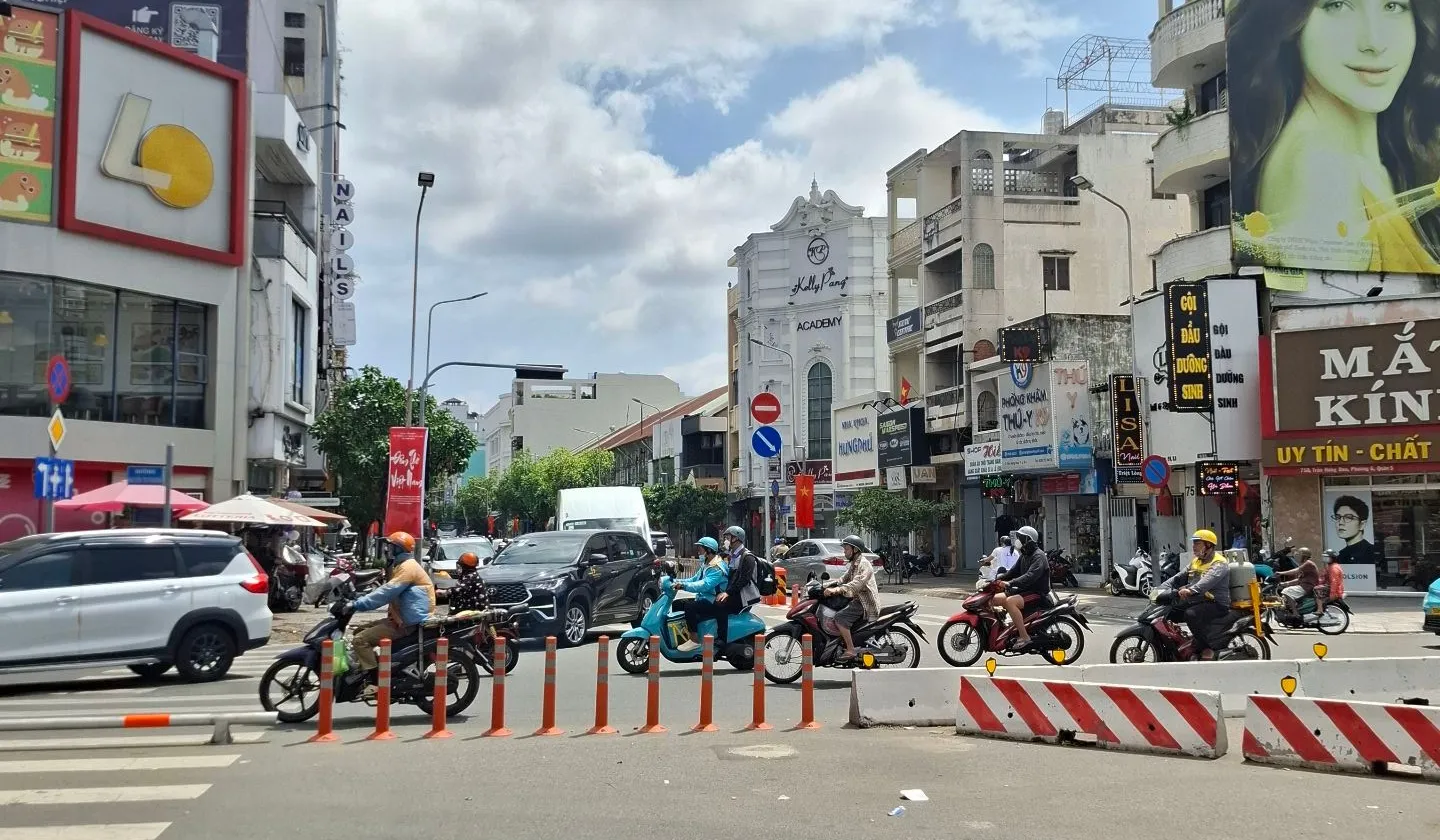 Bán nhà 90m2 mặt tiền Trần Hưng Đao 2 tầng 3 PN 3WC... Bán nhà mặt phố tại An Đông, Hồ Chí Minh 01