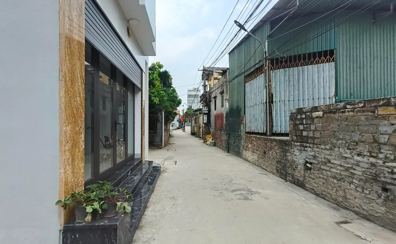 Bán đất 45,7m2 xã Văn Giang, Hưng Yên hướng Đông Bắc giá 4,4 tỷ... Bán đất tại Văn Giang, Hưng Yên 01